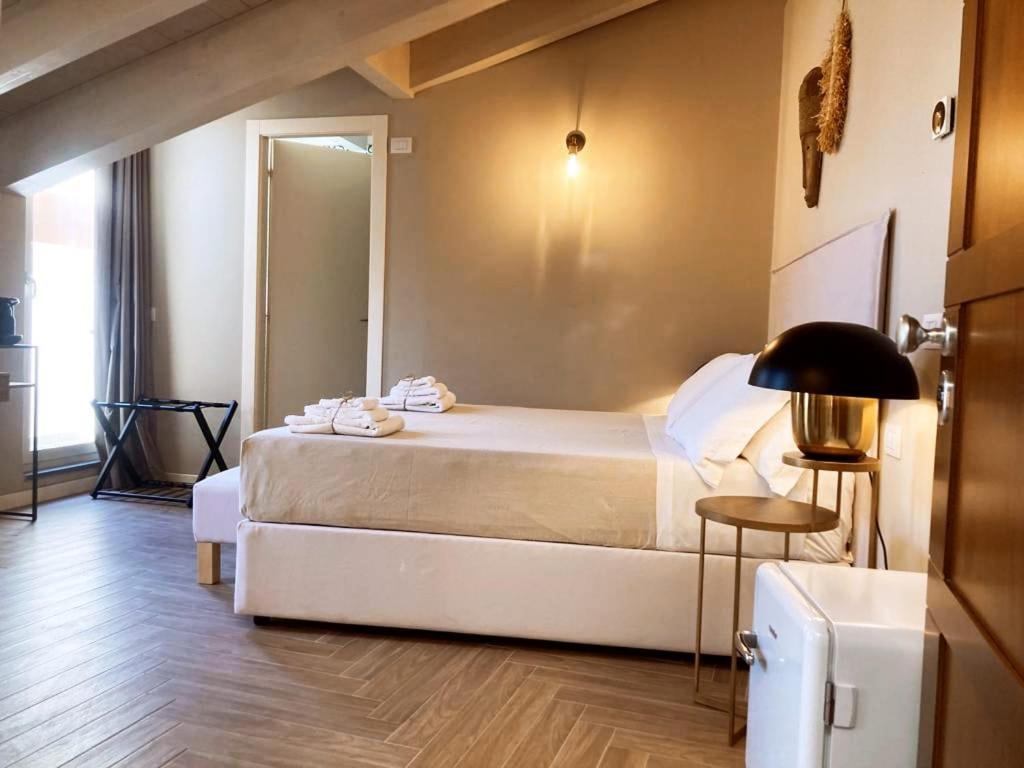 Gatto Bianco Rooms 42 Бергамо Екстер'єр фото