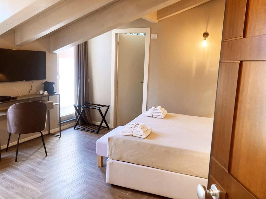 Gatto Bianco Rooms 42 Бергамо Екстер'єр фото